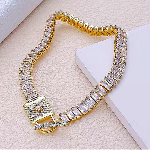 Gold Plated Cubic Zircon Lock Closure Tennis Bracelet - Picture 1 of 2